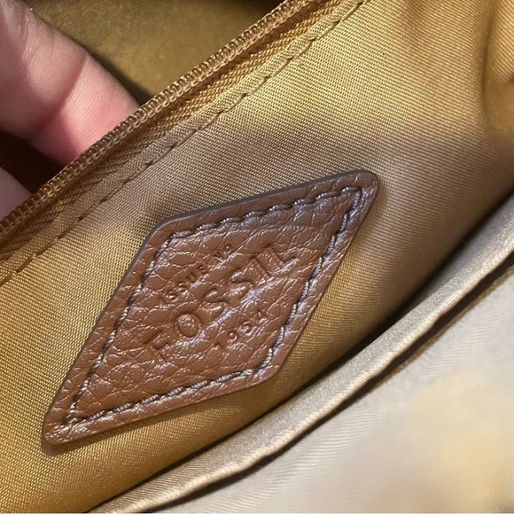 EUC Fossil Evie Crossbody Bag Black/White - Picture 4 of 16